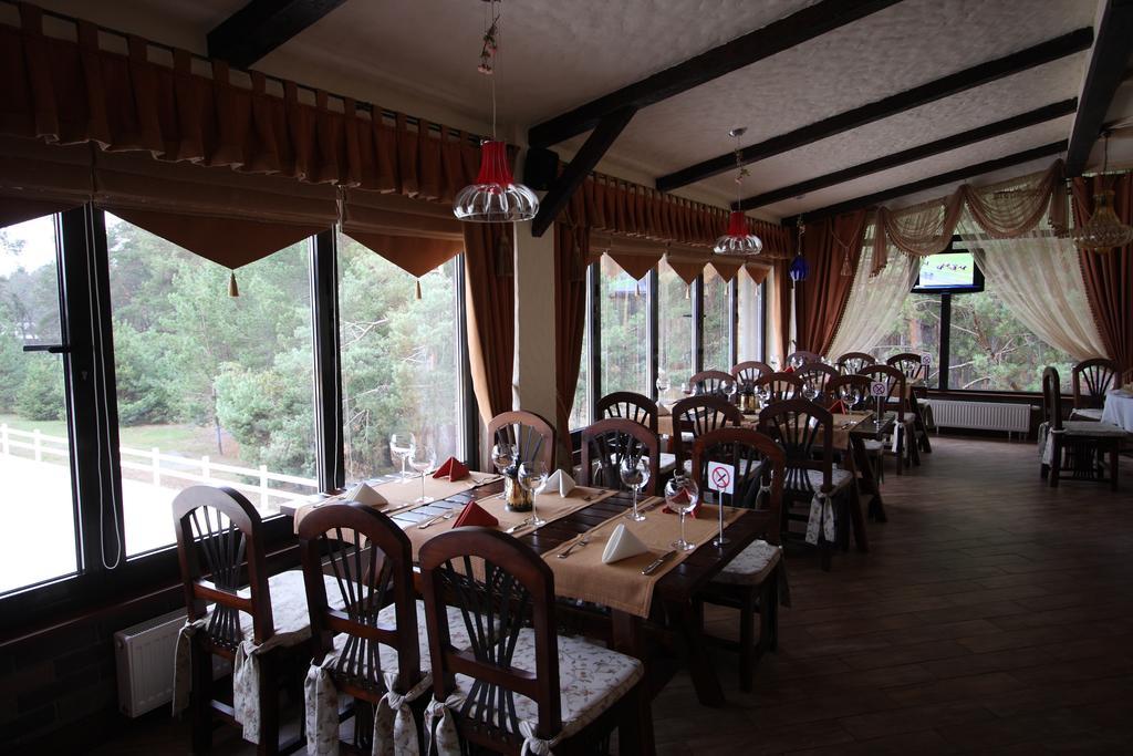 Park-Hotel Butenko Stable Protsev Exterior photo